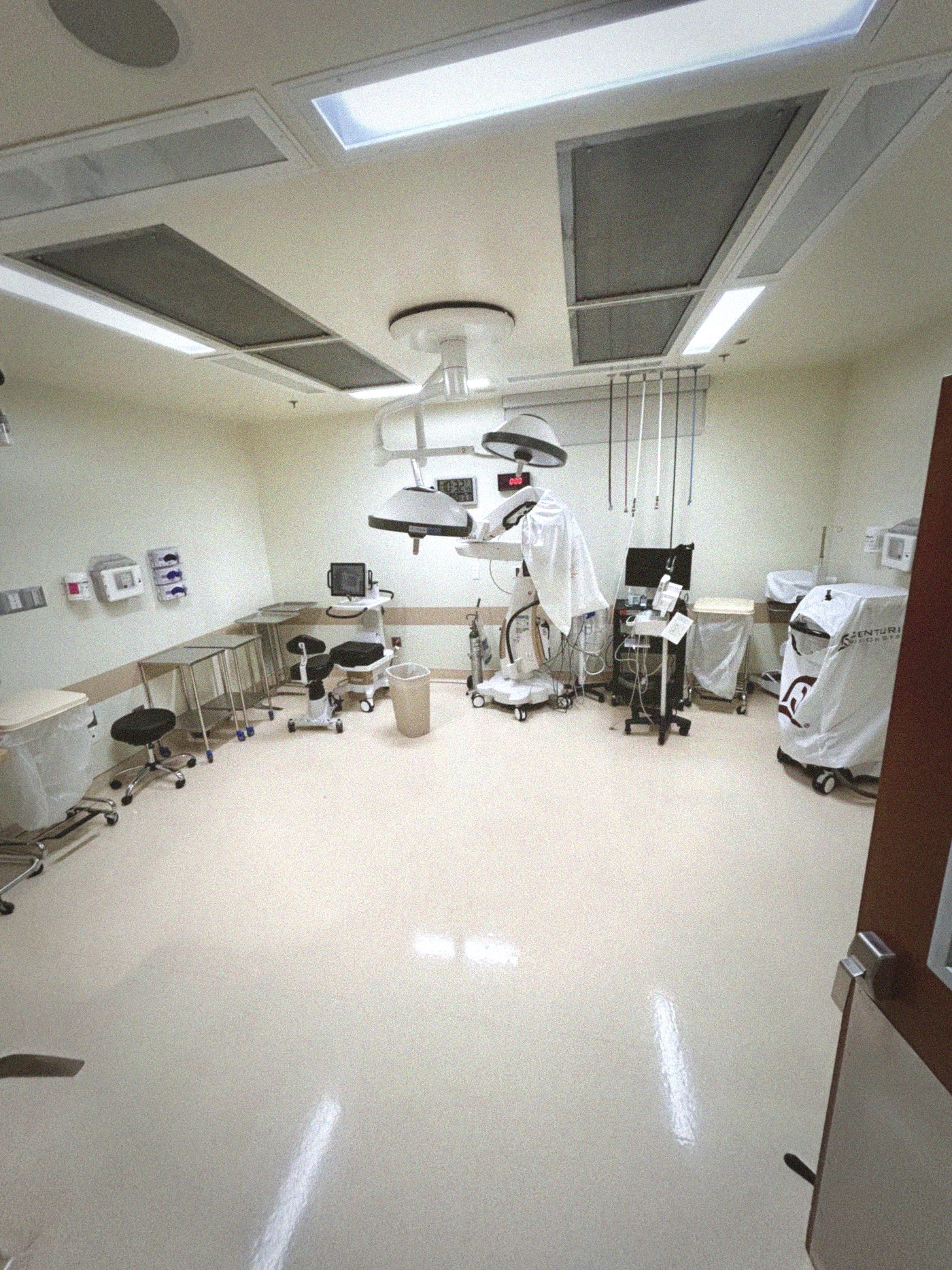 Operating room before cleaning